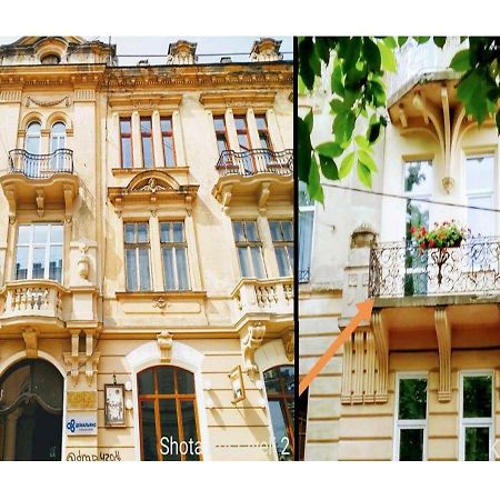 Family Apartments In Lviv Center With Balcony Екстериор снимка